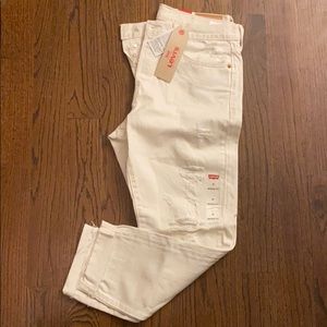 NWT Levi White Jeans